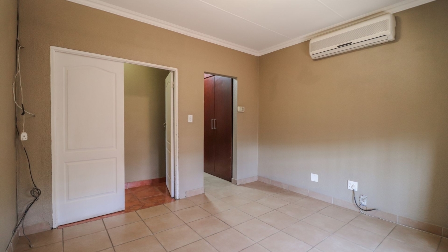 3 Bedroom Property for Sale in Safari Gardens North West